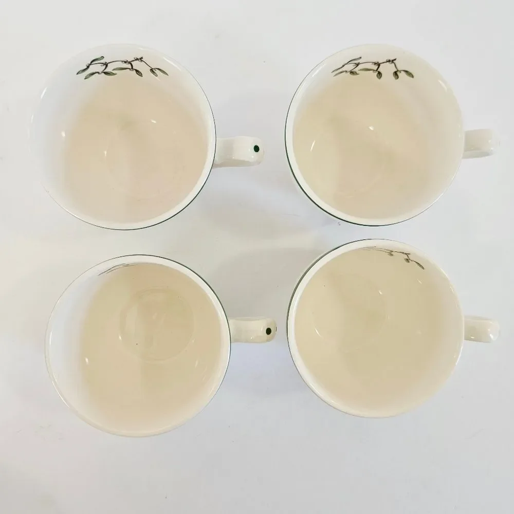 Vintage Spode England Christmas Tree Holly Eight Piece Tea Cup Saucer Set S-3324